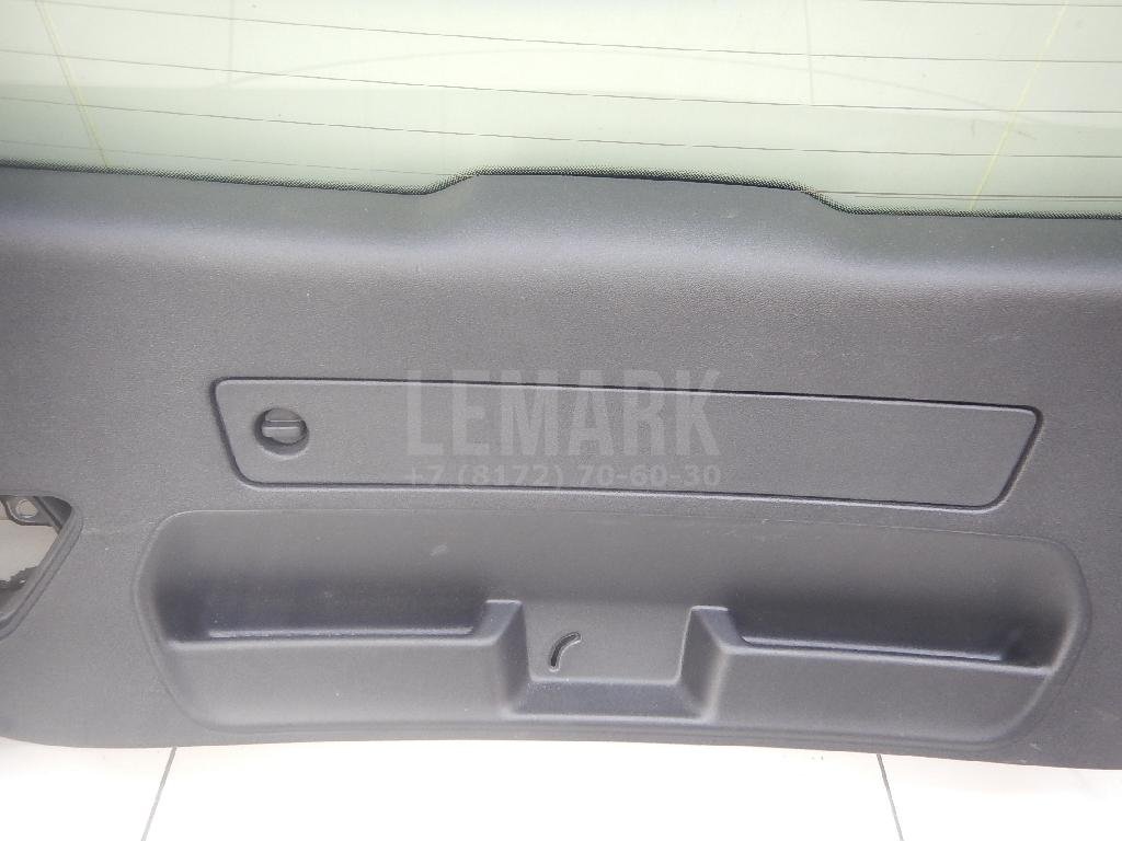 Дверь багажника со стеклом