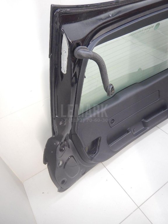 Дверь багажника со стеклом