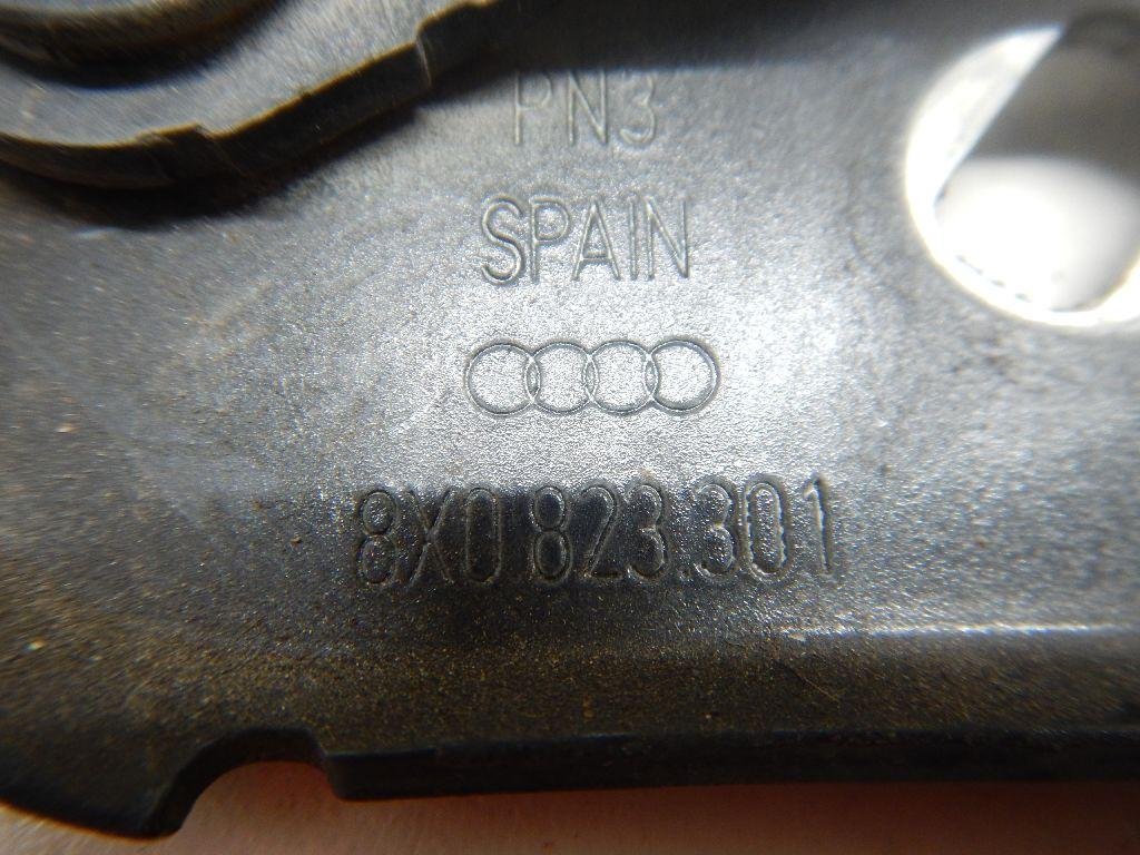 Петля капота левая