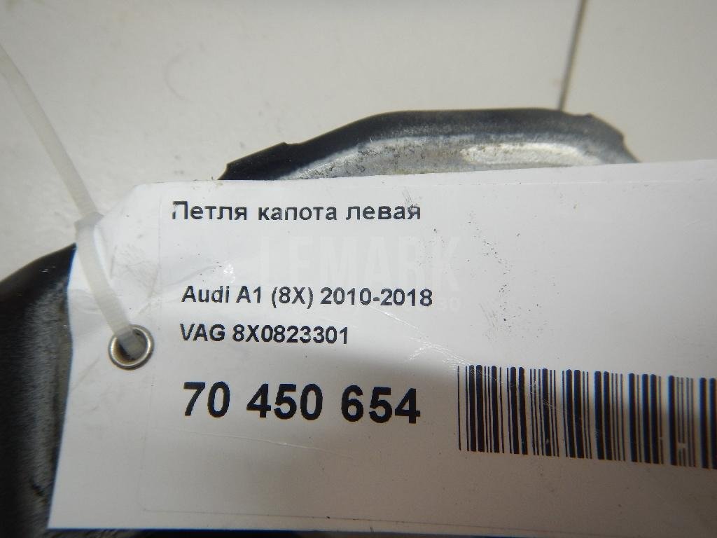 Петля капота левая