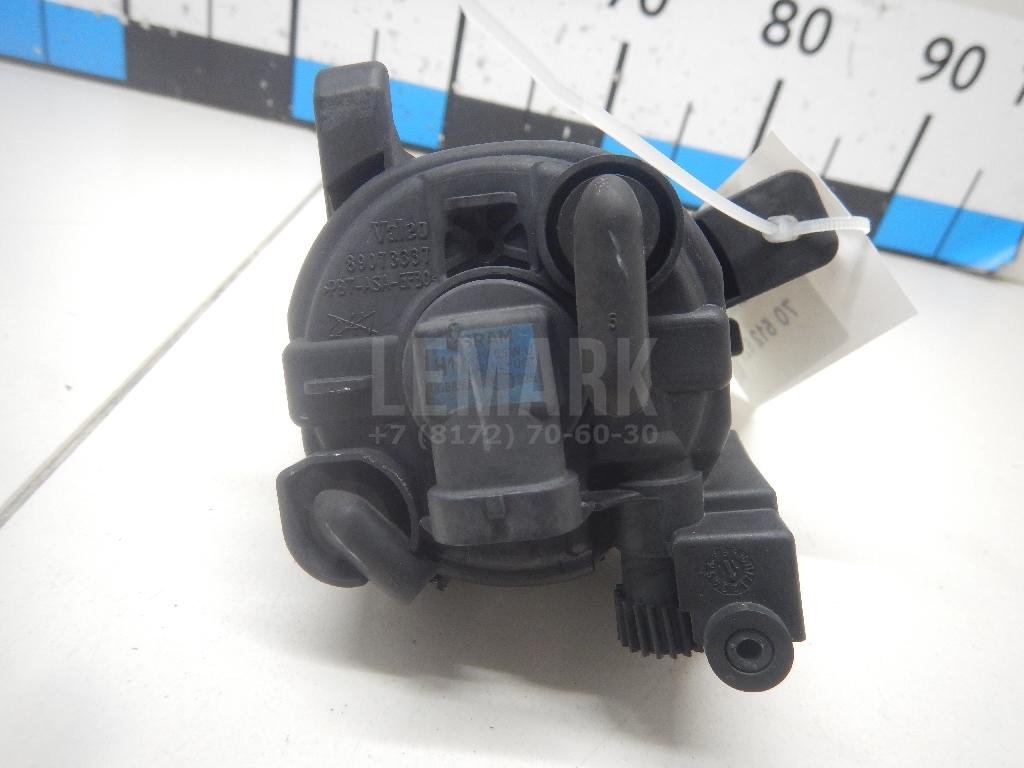 Фара противотуманная левая