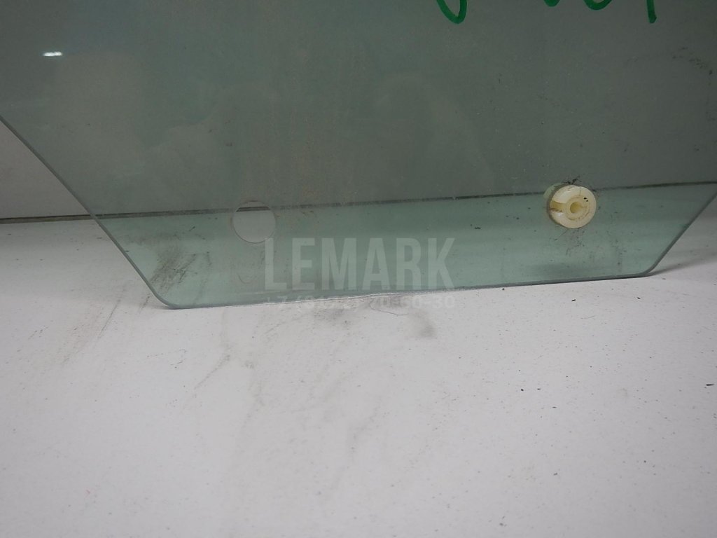 Стекло двери задней правой