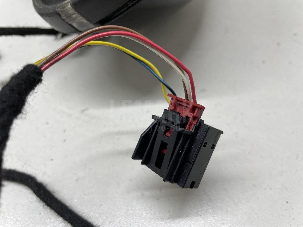 Зеркало правое электрическое