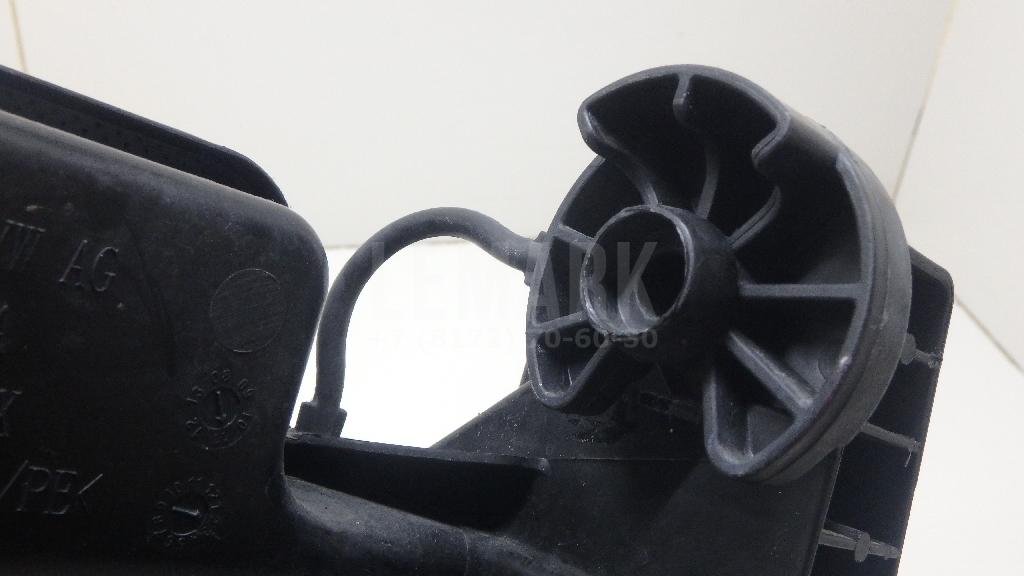 Бачок омывателя лобового стекла