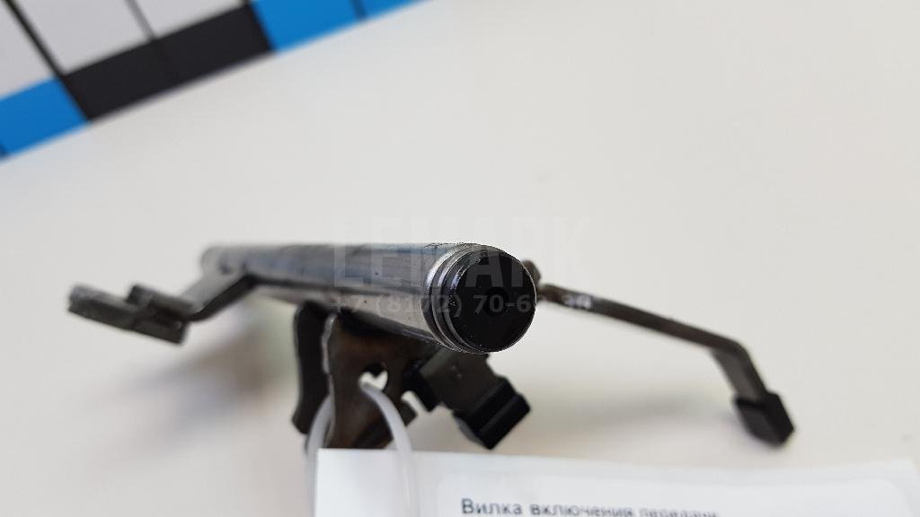 Вилка включения передачи