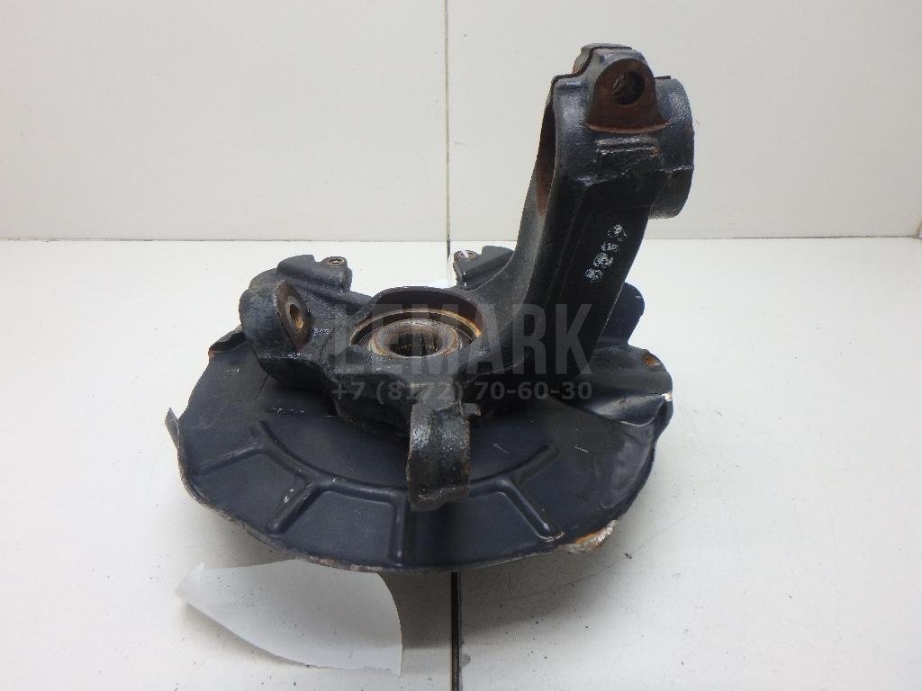 Кулак поворотный передний правый