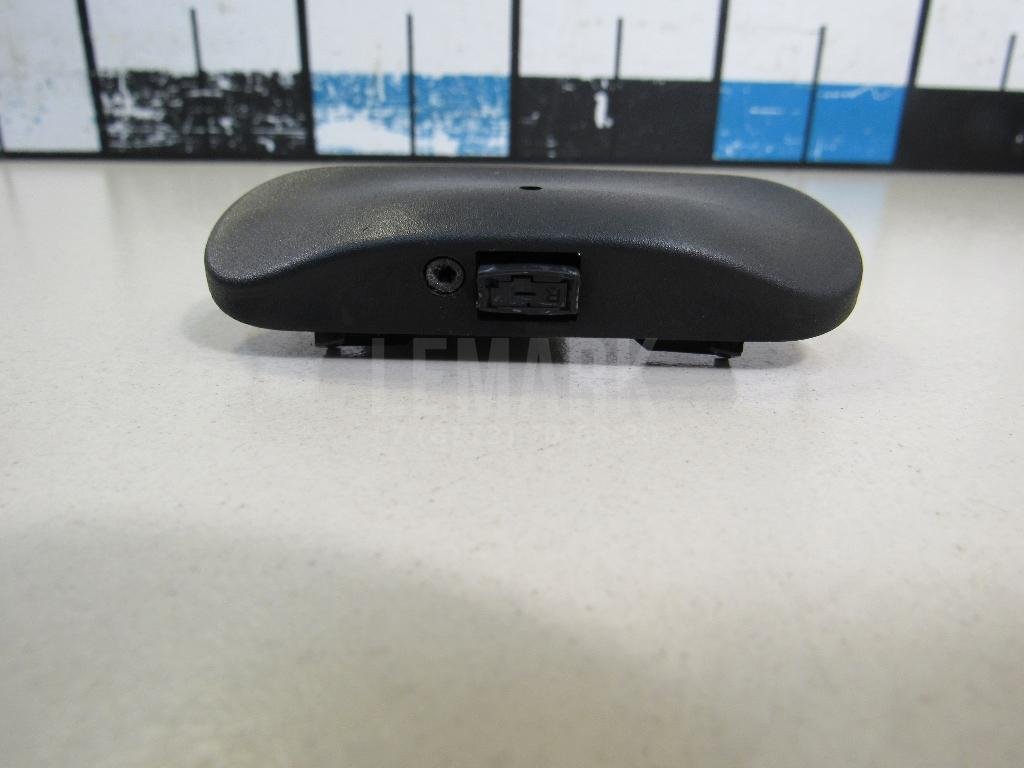 Форсунка омывателя лобового стекла