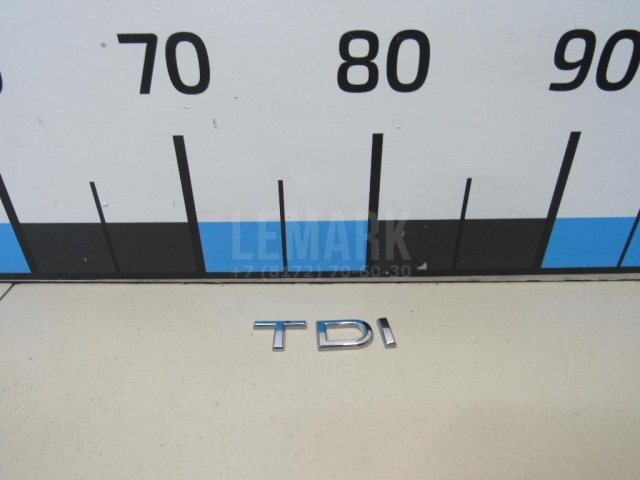 Эмблема на крышку багажника