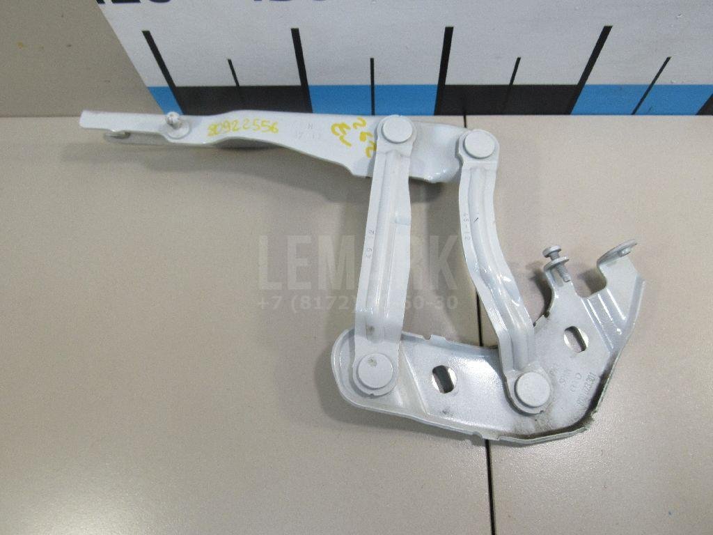 Петля капота левая