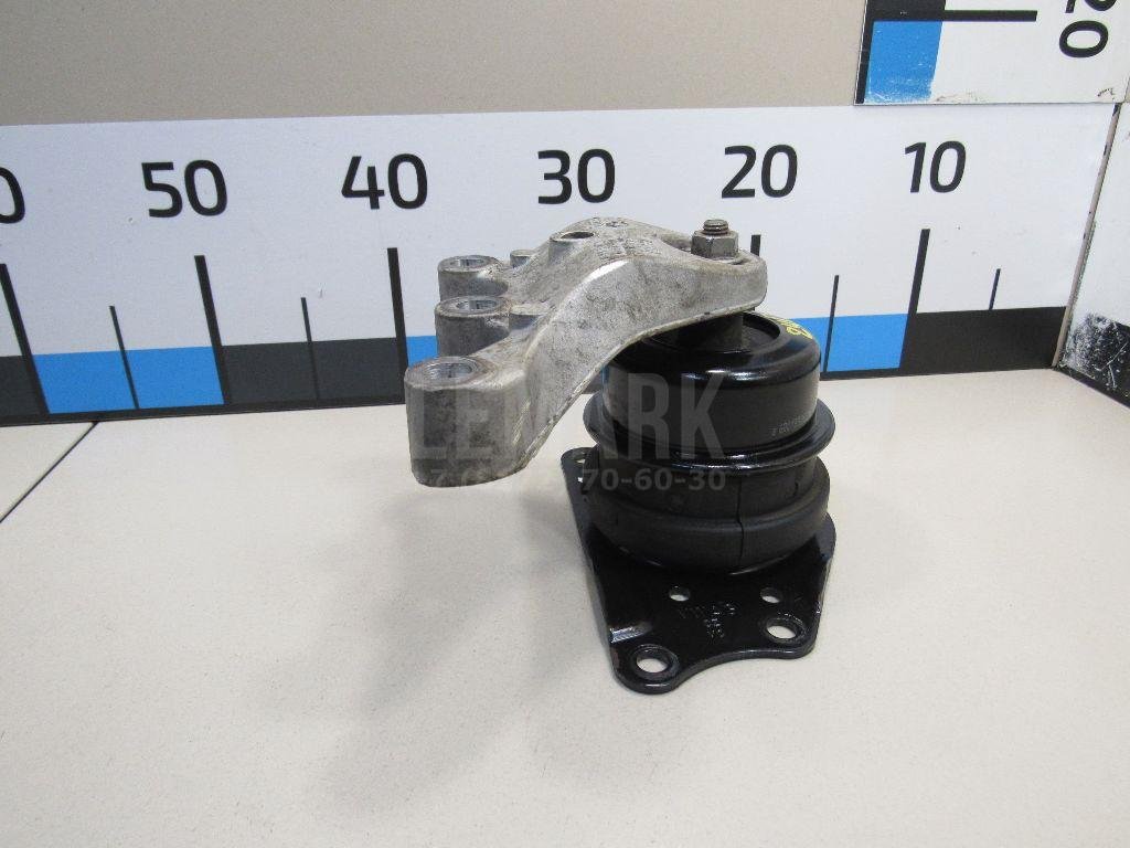 Опора двигателя правая