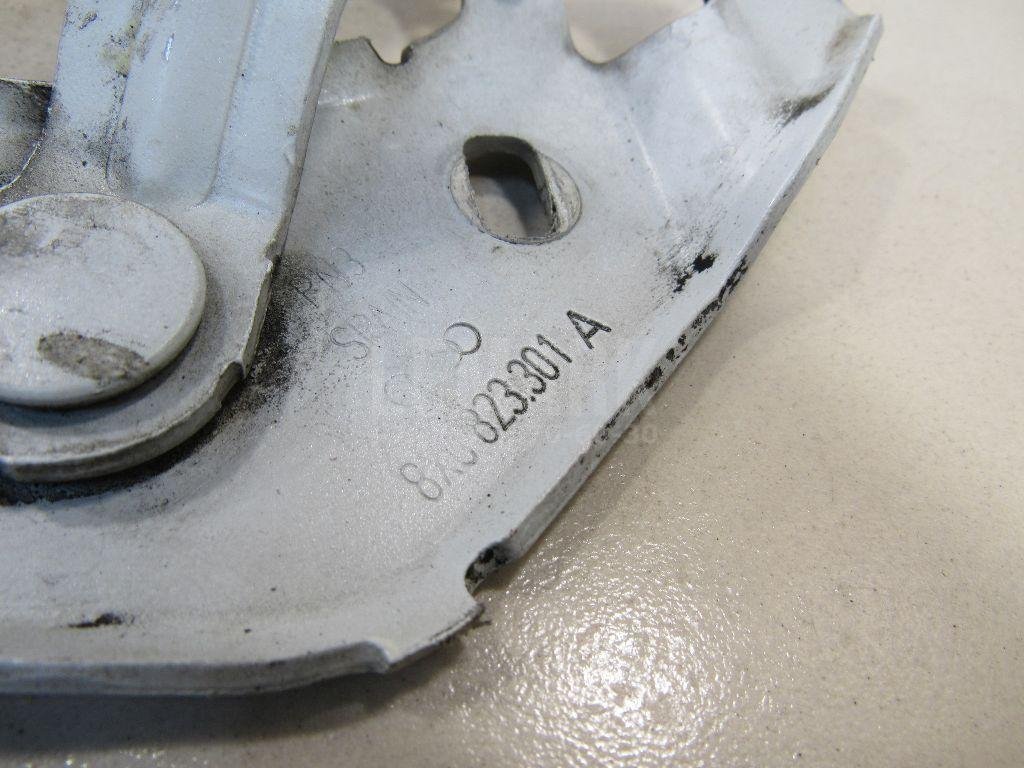 Петля капота левая