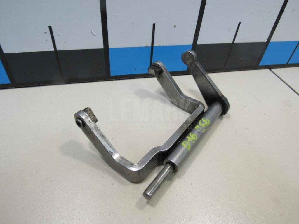 Вилка включения передачи