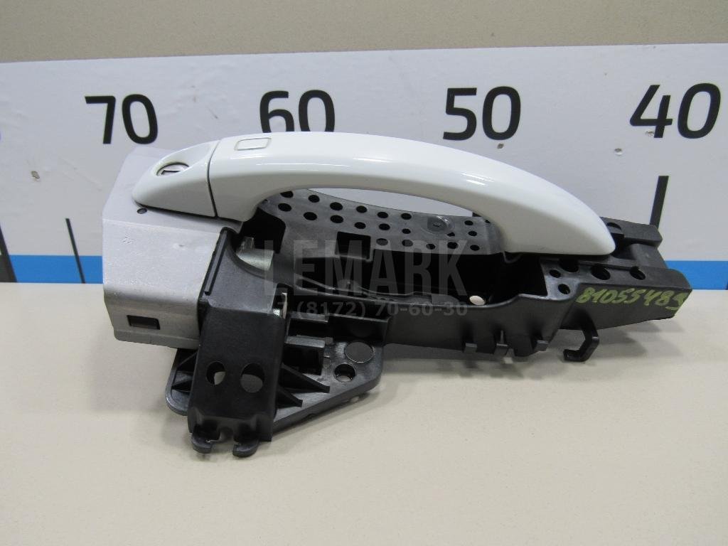 Ручка двери передней наружная правая