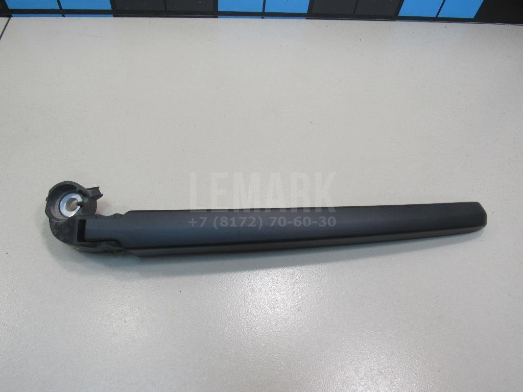 Поводок стеклоочистителя заднего