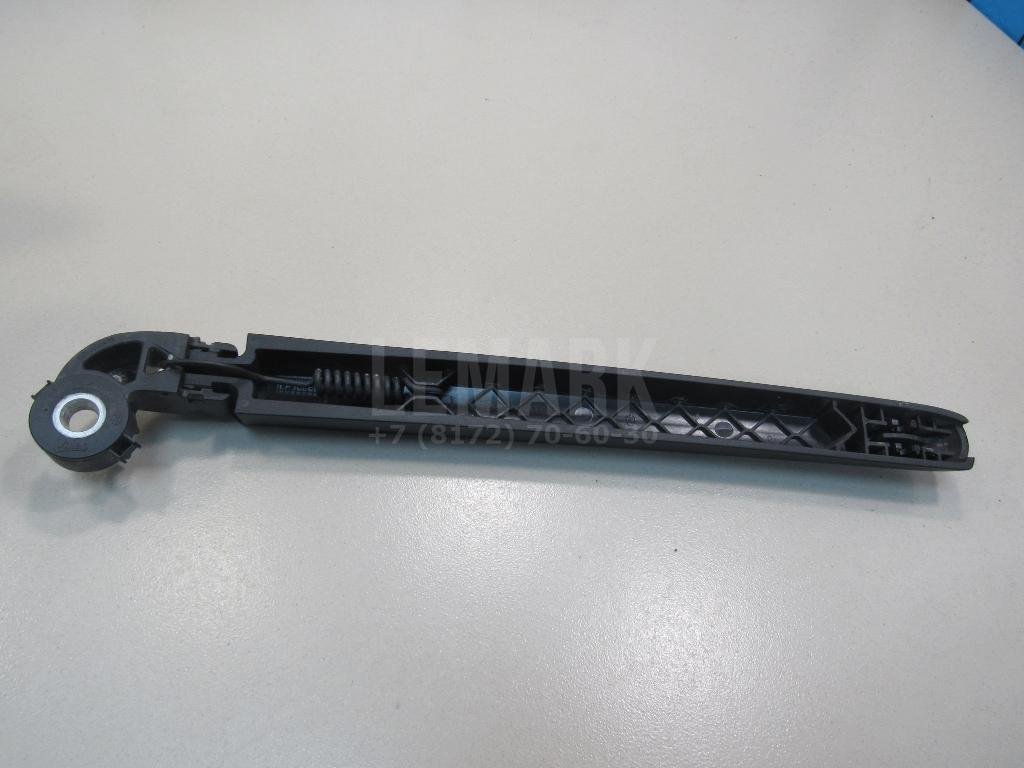 Поводок стеклоочистителя заднего