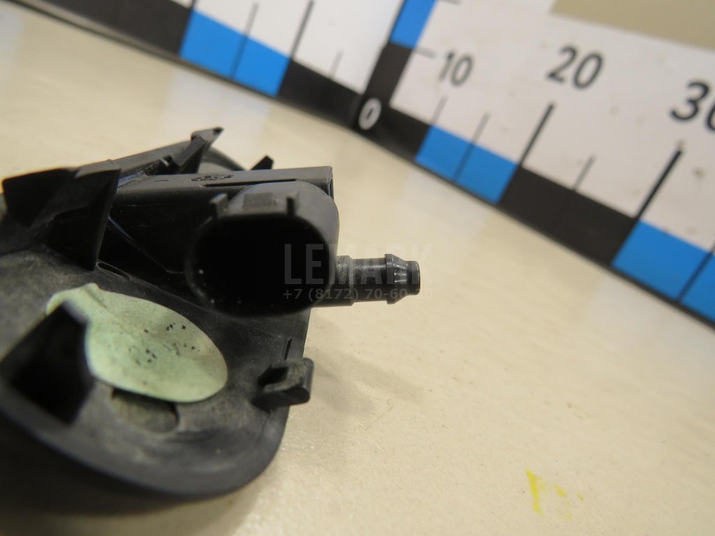 Форсунка омывателя лобового стекла