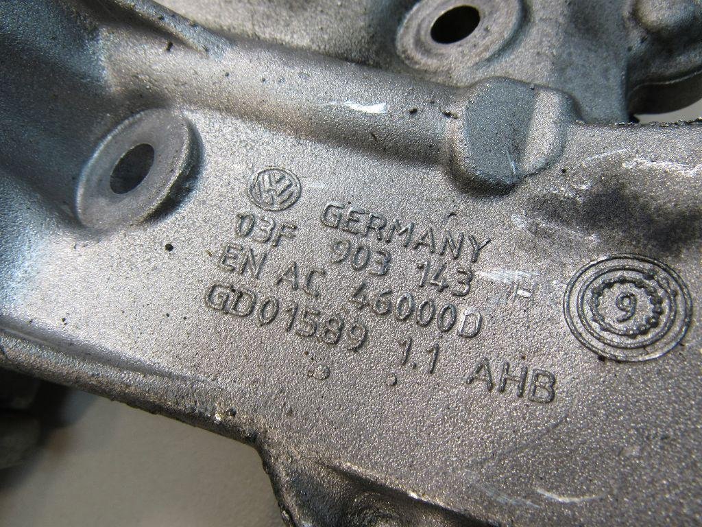 Кронштейн масляного фильтра