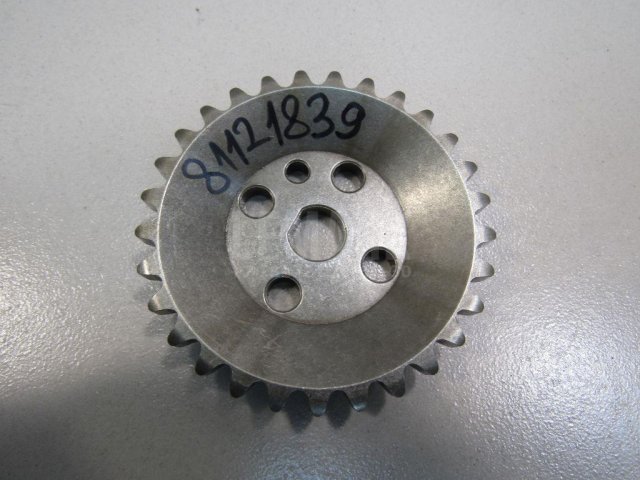 Шестерня привода масляного насоса