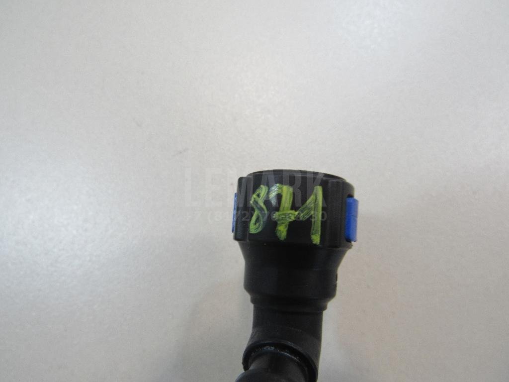 Штуцер трубки омывателя