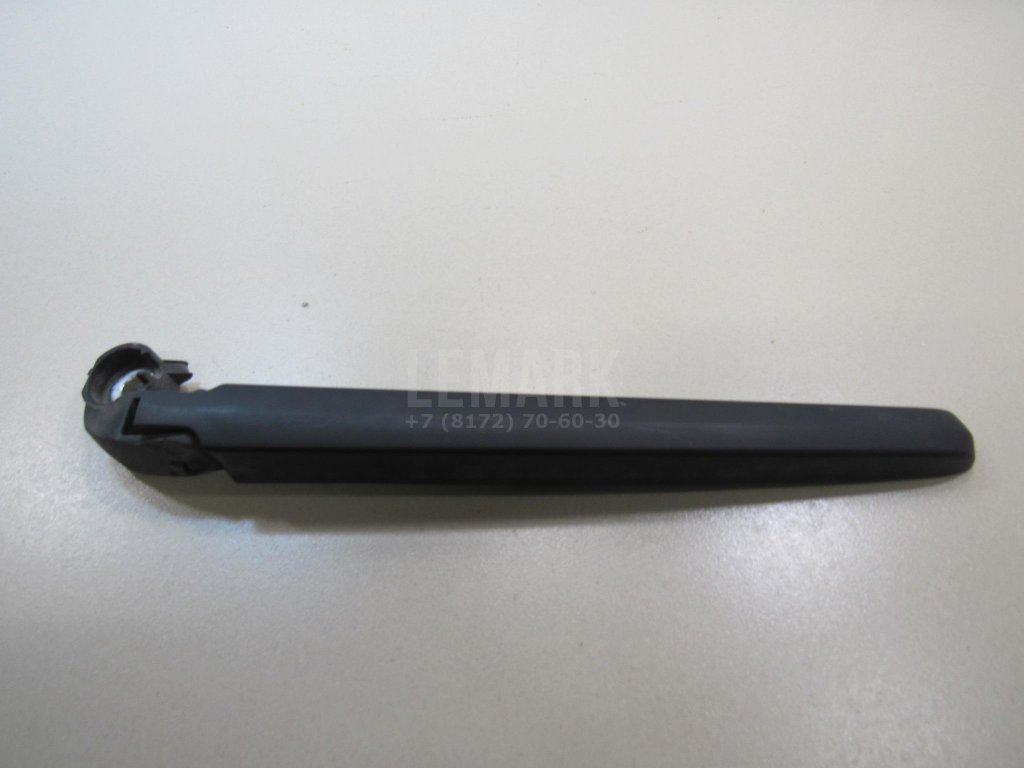 Поводок стеклоочистителя заднего