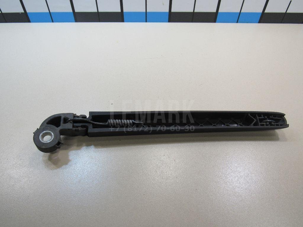 Поводок стеклоочистителя заднего