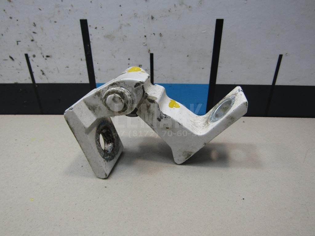 Петля двери