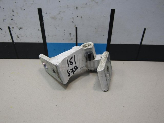 Петля двери