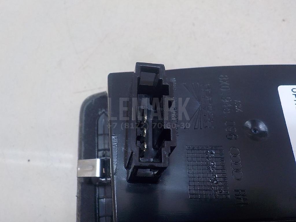 Фонарь задний внутренний правый