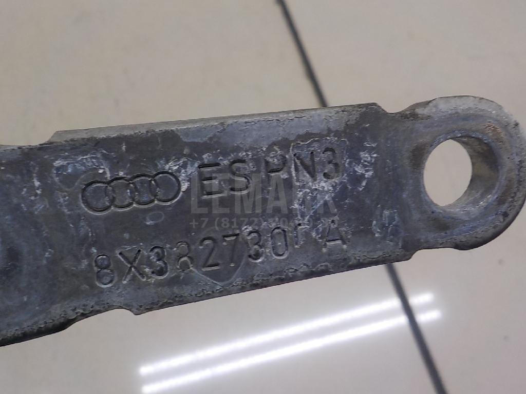 Петля двери багажника