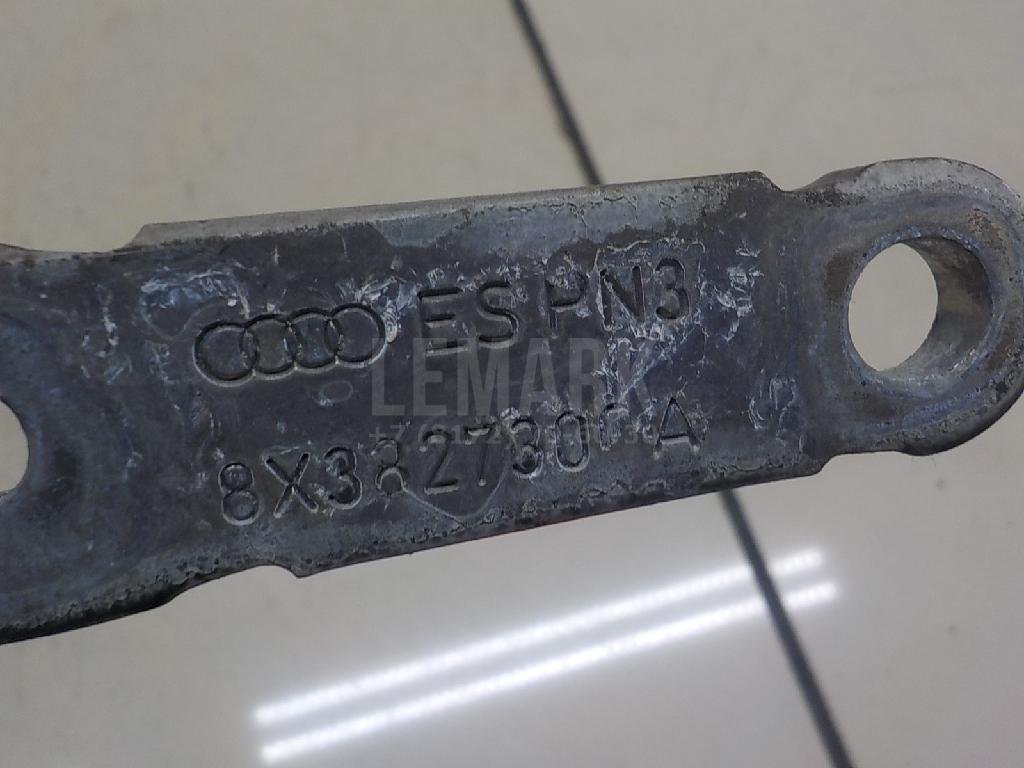 Петля двери багажника