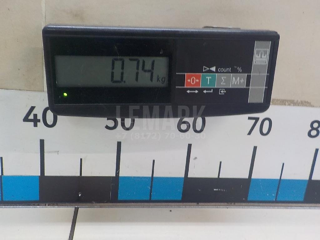 Петля двери багажника