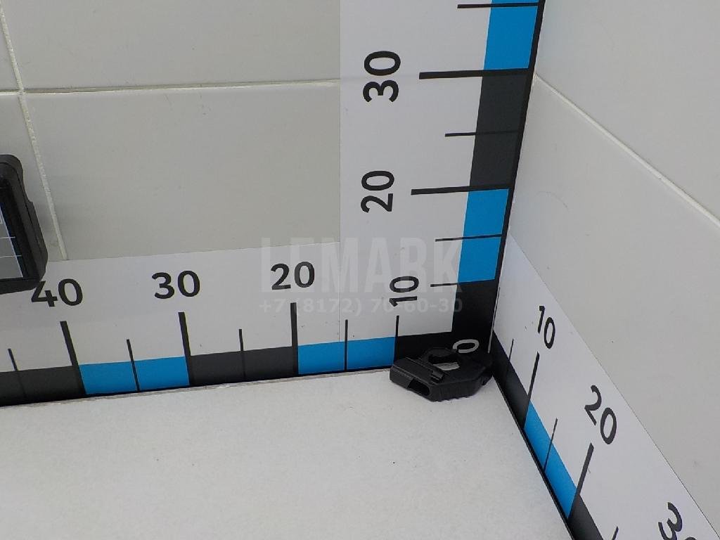 Фиксатор замка двери