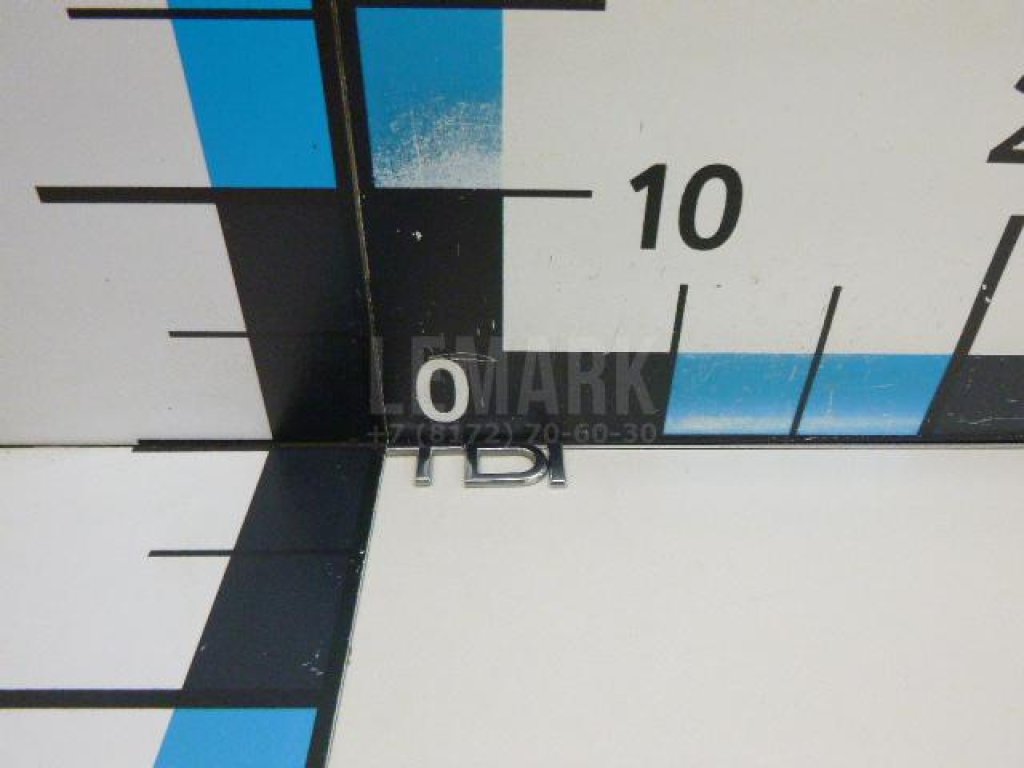 Эмблема на крышку багажника