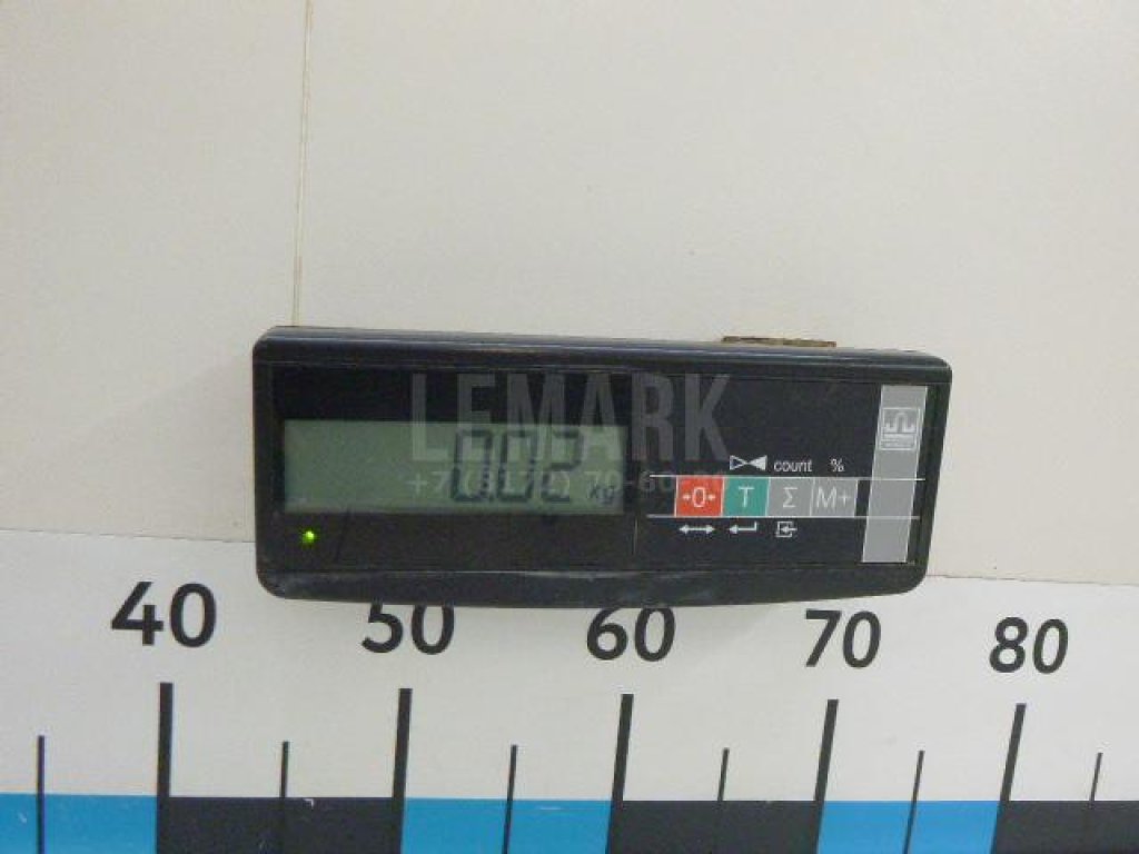 Эмблема на крышку багажника