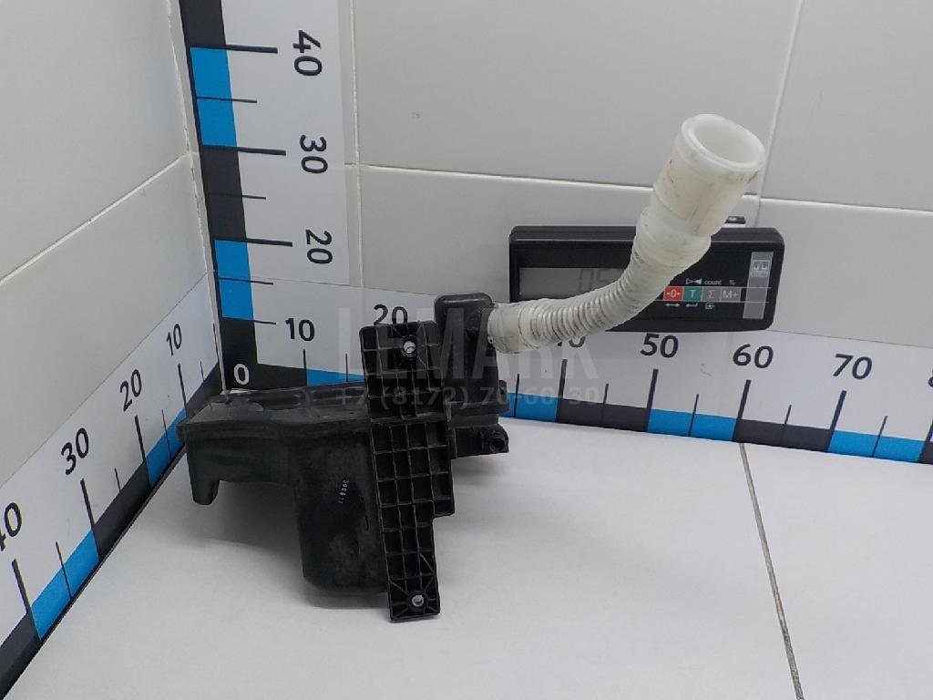 Бачок омывателя лобового стекла