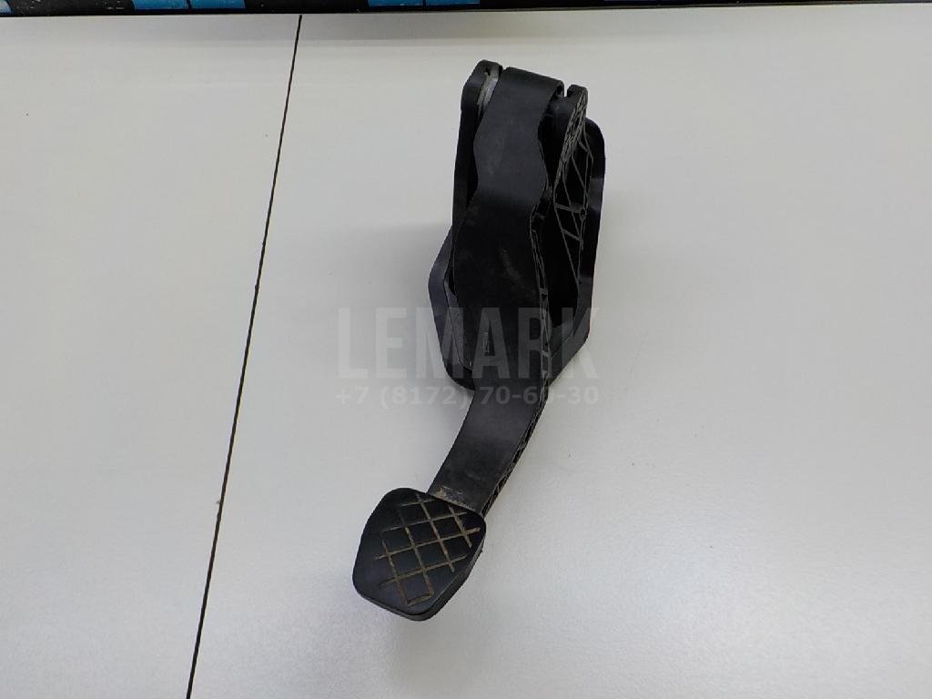 Педаль сцепления