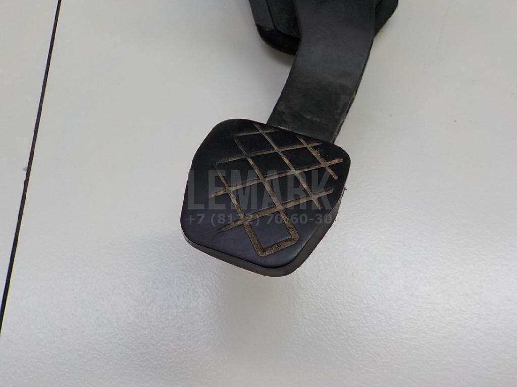 Педаль сцепления