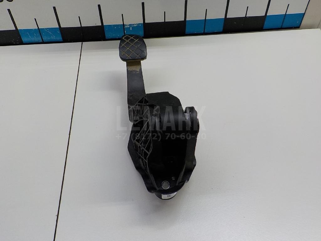 Педаль сцепления