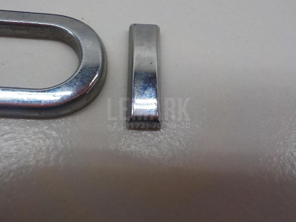 Эмблема на крышку багажника