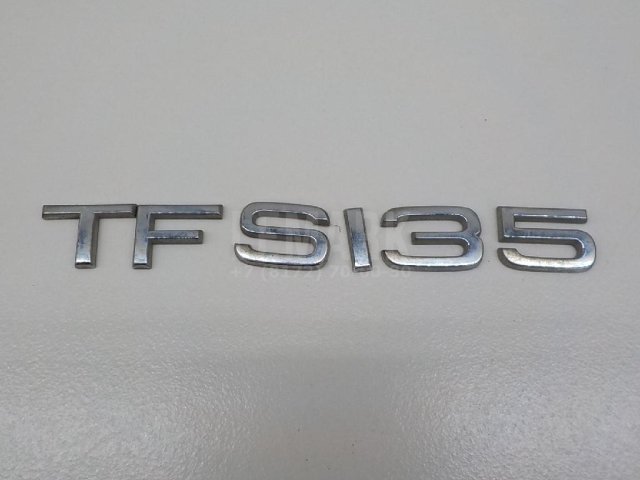 Эмблема на крышку багажника