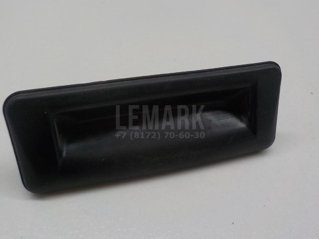 Кнопка открывания багажника