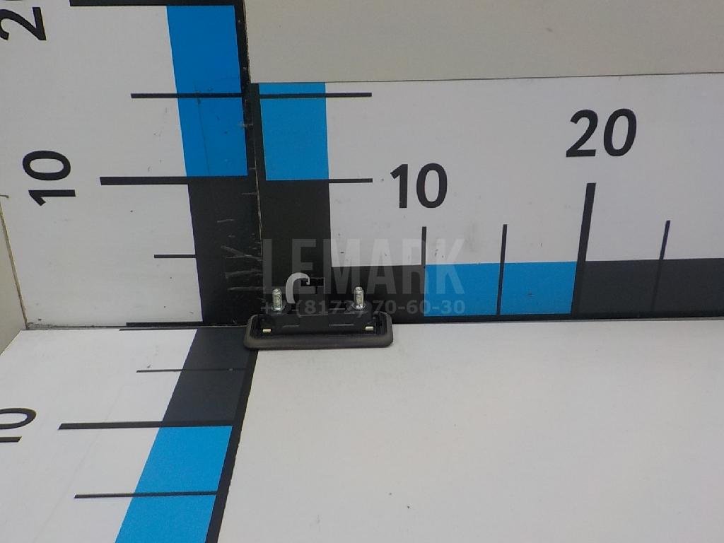 Кнопка открывания багажника