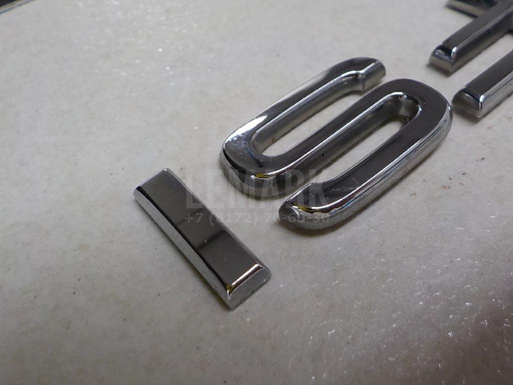 Эмблема на крышку багажника