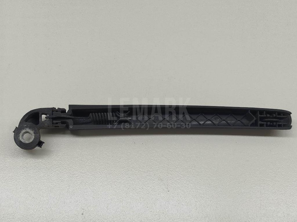 Поводок стеклоочистителя заднего