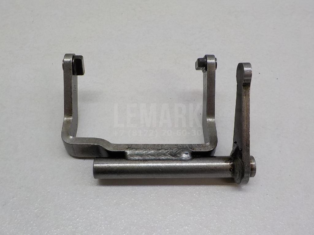 Вилка включения передачи