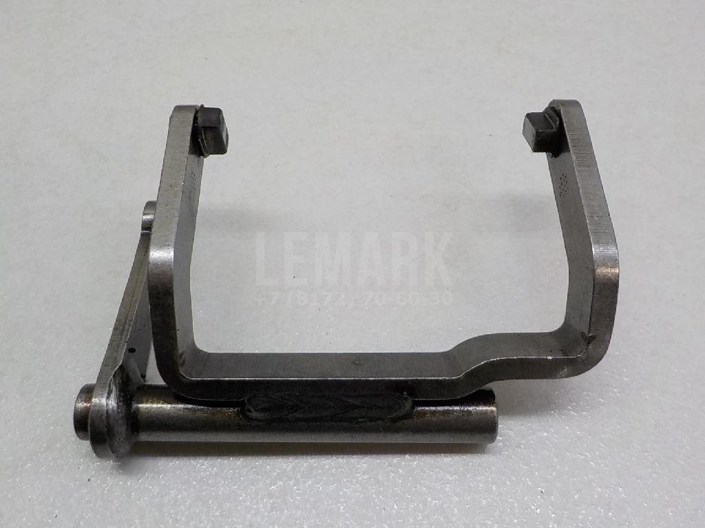 Вилка включения передачи