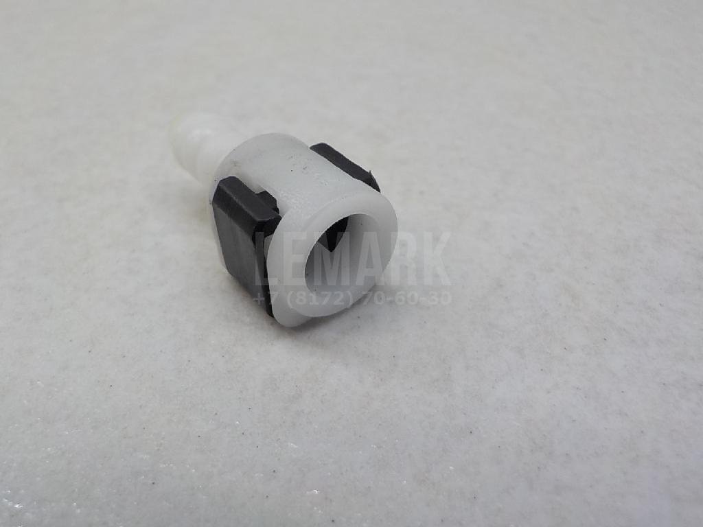 Штуцер трубки омывателя