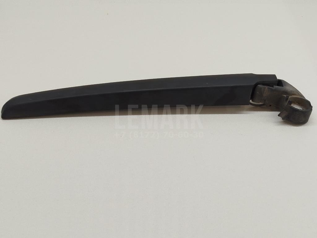 Поводок стеклоочистителя заднего