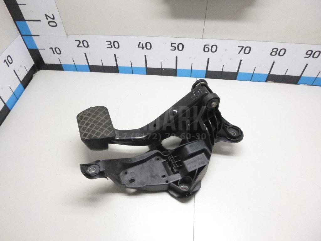 Педаль тормоза