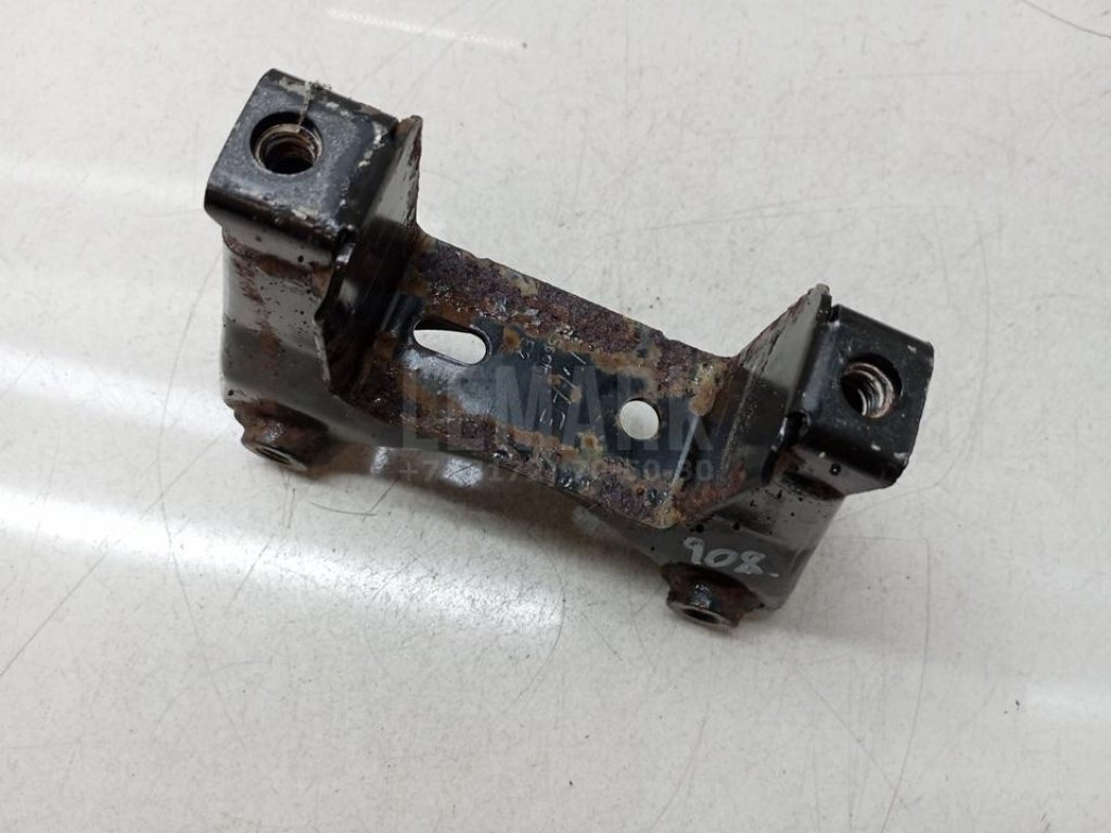 Кронштейн двигателя левый